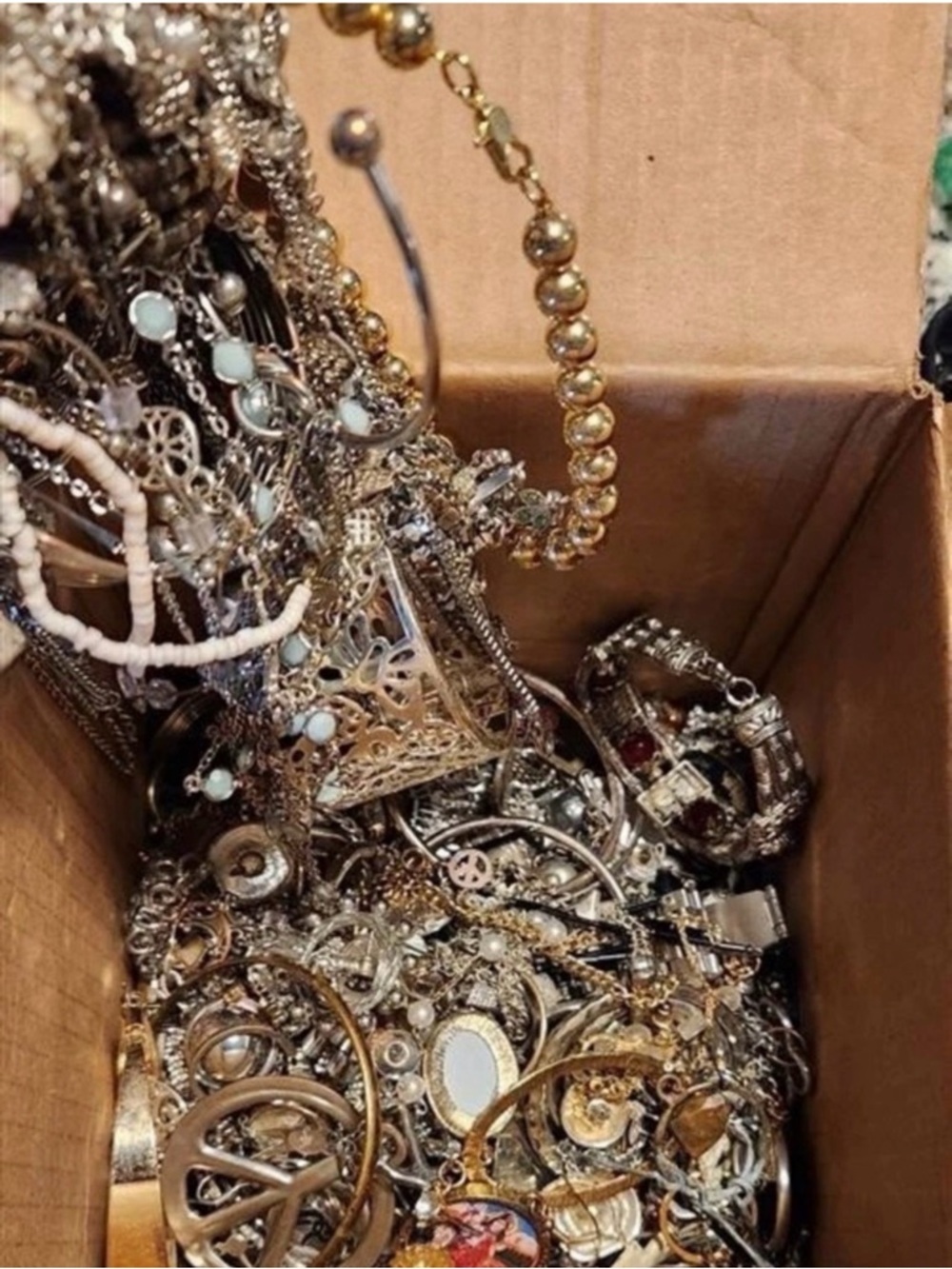 ⚜️3 LBs vintage modern retro Jewelry Lot~ Signed & Unsigned ⚜️ Reseller’s Dream